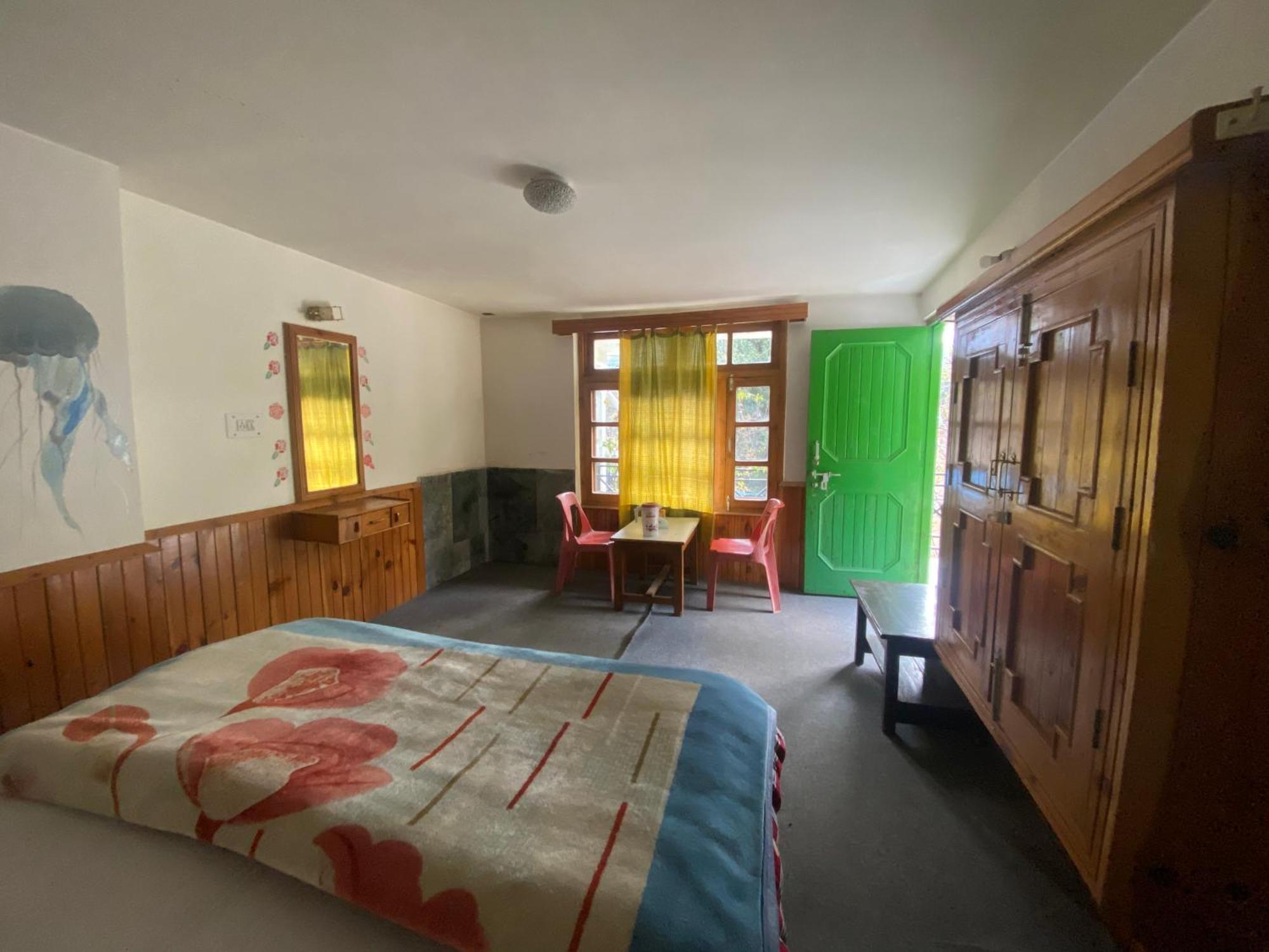 Rockway Hostel - Manali (Himachal Pradesh), Manali